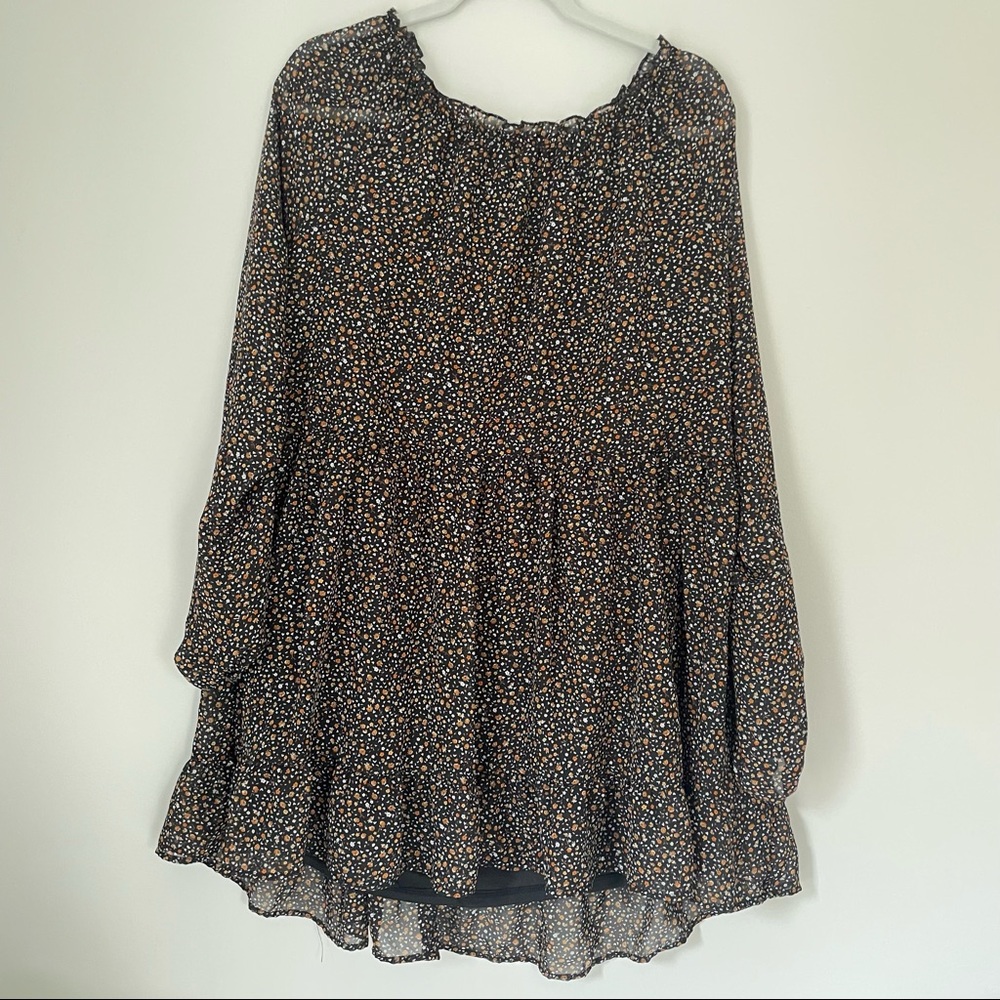 Mini dress size 1x, worn once, smoke free home. Small floral print